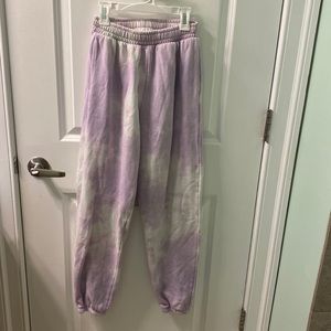 Size XS Pacsun lavender and white tie dye sweatpants. In excellent condition